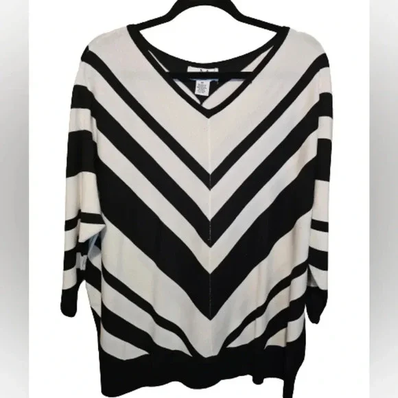 Maraschino V-neck Black and white Diagonal Striped Sweater. NWOT - Picture 1 of 6